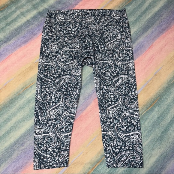 K Deer paisley leggings and crop top cross back set size 3XL leggings / 2XL top - Picture 5 of 9